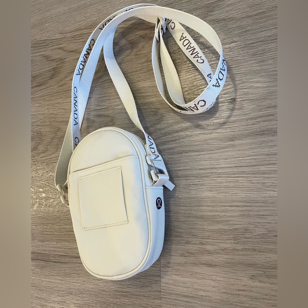 LULULEMON Cream Off-White Team Canada Future Legacy Crossbody Bag w/ maple leaf. - Picture 2 of 10